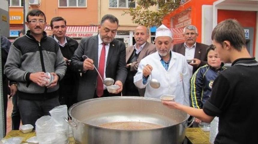 Ak Parti Hisarcık Teşkilatı Aşure Dağıttı