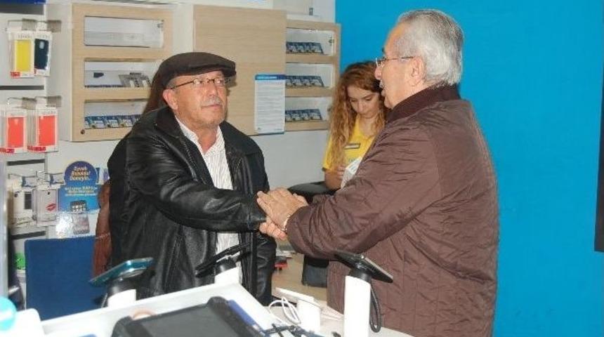 &Ccedil;akan, &Ccedil;arşı Esnafını Gezdi