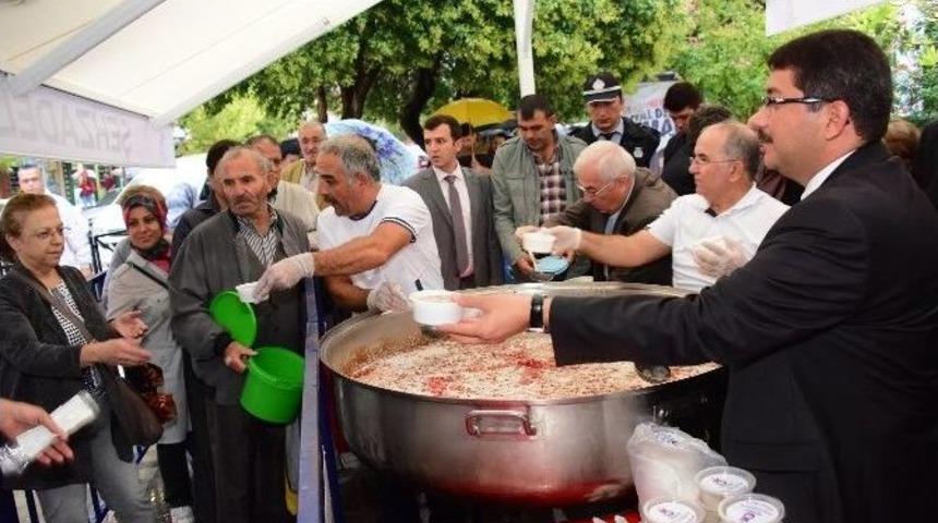 Şehzadeler&rsquo;den 5 Bin Kişilik Aşure Hayrı