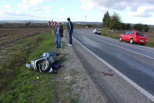 Kaskı Parçalanan Motosiklet Sürücüsü Ağır Yaralandı