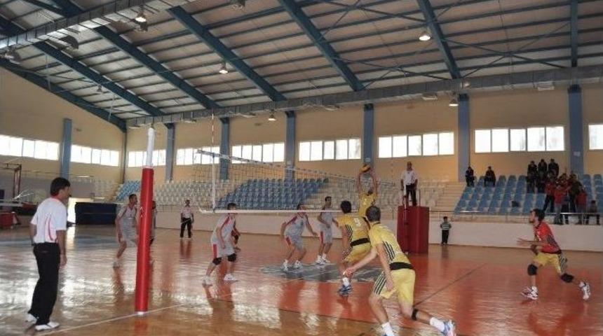 Korkuteli Gen&ccedil;likspor, İlk Ma&ccedil;ında Set Vermedi: 3-0