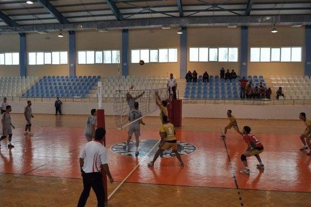 Korkuteli Gençlikspor, İlk Maçında Set Vermedi: 3-0