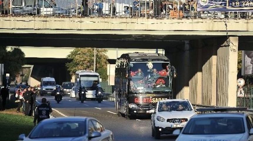 Galatasaray Kadık&ouml;y&rsquo;e Geldi