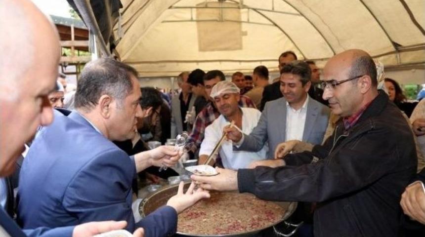 Adıyaman Belediyesinden 2 Bin Kişiye Aşure
