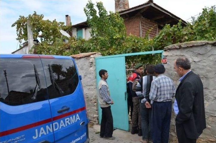 Evinin Altında Kaçak Kazı Yaparken Yakalandı G3