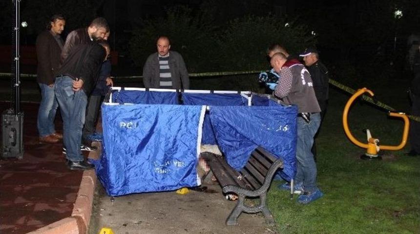 Emekli Başkomiser Parkta Tabancayla Vurulmuş Olarak &Ouml;l&uuml; Bulundu