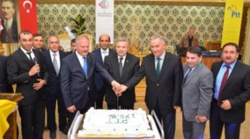 Ptt 175. Kuruluş Yıl D&ouml;n&uuml;m&uuml;n&uuml; Pasta Keserek Kutladı