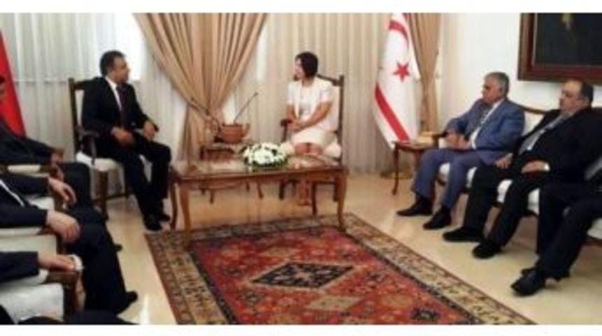 Iuc Kıbrıs K&uuml;resel &rsquo;demokrasi Ve Ter&ouml;rizm&rsquo; &Ccedil;alıştayı