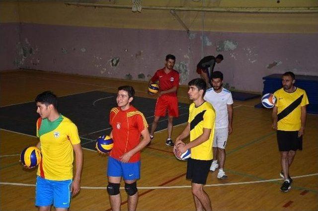 Bitlis’in İlk Profesyonel Voleybol Takımı İddialı