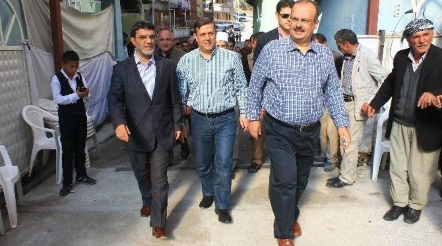 Vali Canbolat, &Ouml;zer Ve Akdoğan &Ccedil;iftinin D&uuml;ğ&uuml;n&uuml;ne Katıldı