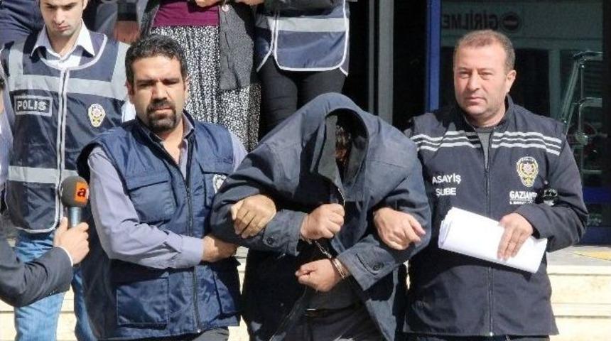 Cesedi Foseptik &Ccedil;ukurunda Bulunan Yaşlı Adamın Kızı Ve Sevgilisi Mahkemeye Sevk Edildi