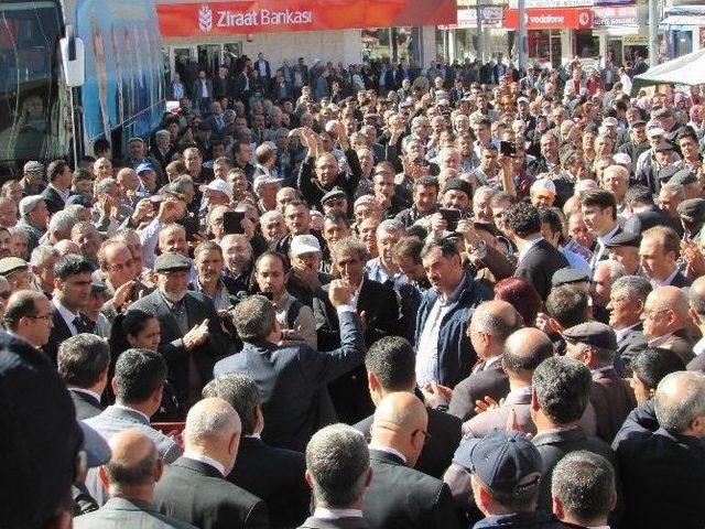 Bakan Eroğlu Seçim Çalışmaları Kapsamında Sandıklı İlçesini Ziyaret Etti