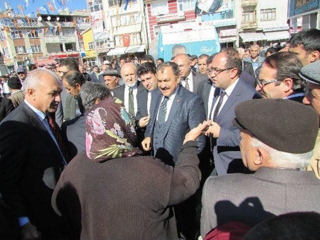 Bakan Eroğlu Seçim Çalışmaları Kapsamında Sandıklı İlçesini Ziyaret Etti