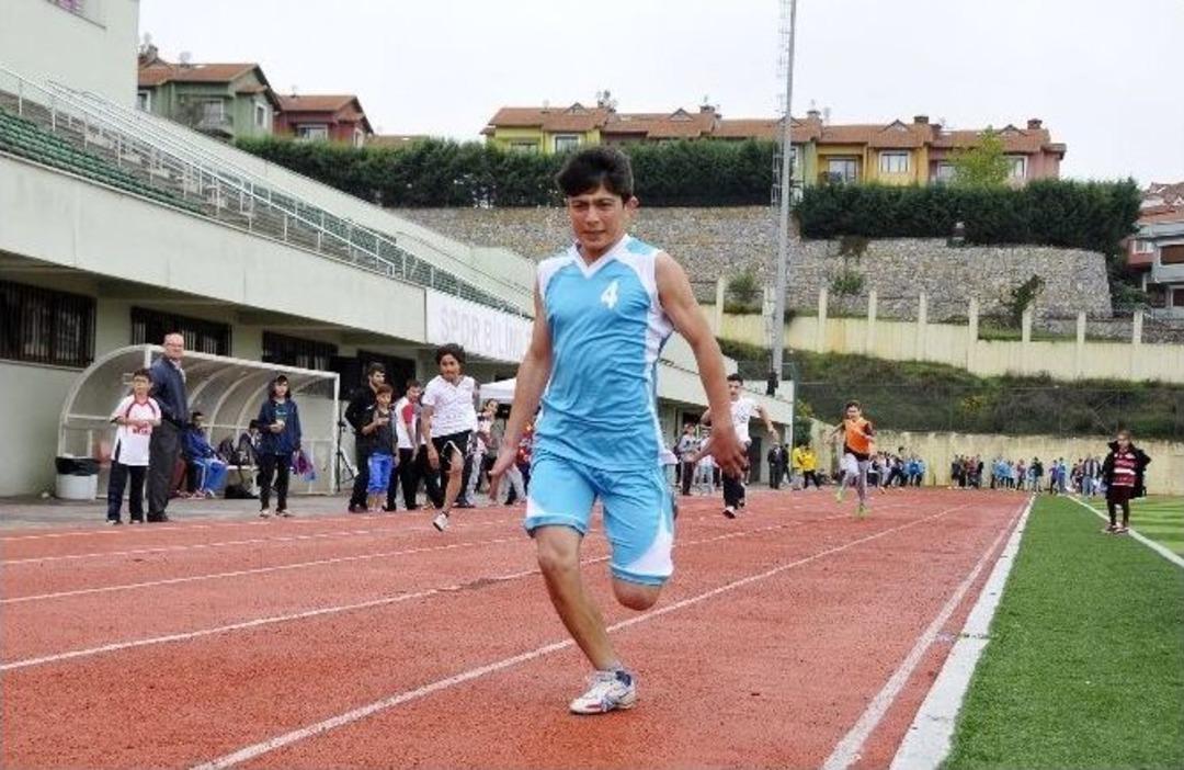 400 &Ouml;ğrenci Cumhuriyet İ&ccedil;in Yarıştı