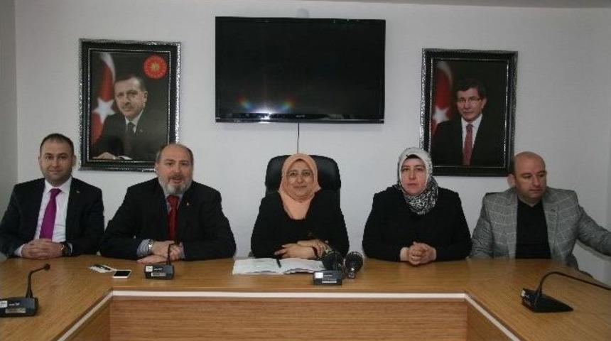 Ak Parti Afyonkarahisar Milletvekili Adayı Hatice &Ouml;zkal Basın Mensupları İle Bir Araya Geldi