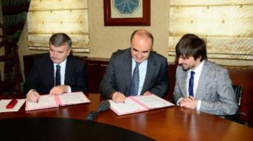 Komek Ve Kızılay Suriyeliler İçin İşbirliği Yaptı