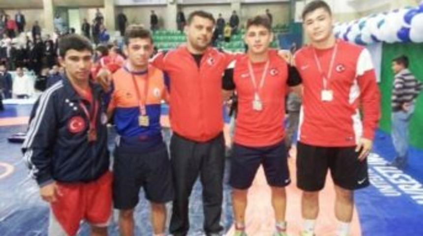 İbb&rsquo;nin Yıldızları Balkan Şampiyonu