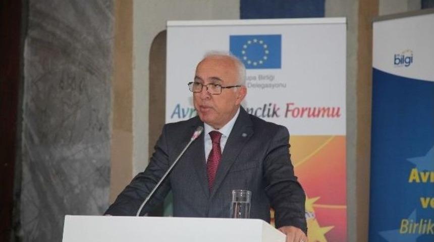 Başkan Hi&ccedil;yılmaz, İzmir&rsquo;de D&uuml;zenlenen M&uuml;lteci Olmak Ve Haklarım, Kimliğim Temalı 9. Ab Gen&ccedil;lik Forumu&rsquo;na Katıldı