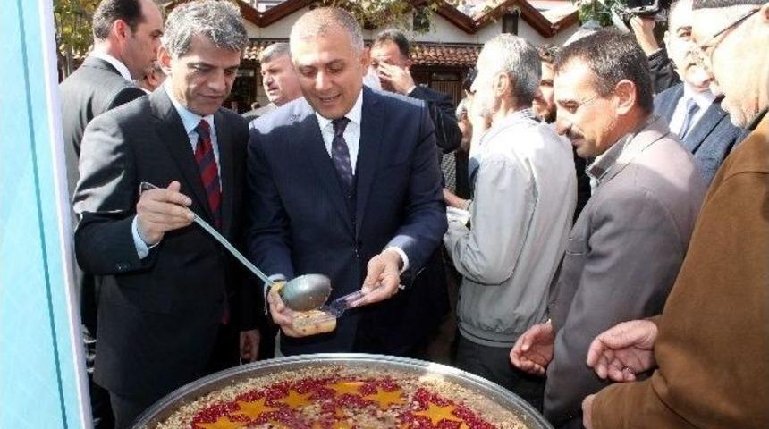 Cumhurbaşkanlığından Aşure Dağıtımı