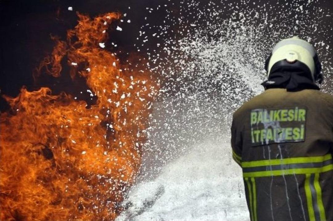 Kızartma Fabrikası Alev Alev Yandı