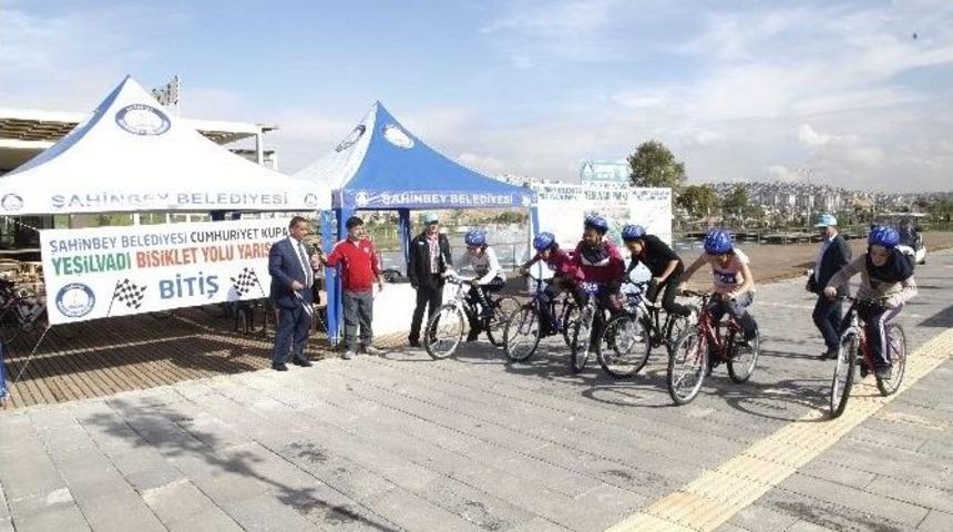 Şahinbeyli &Ccedil;ocuklar Cumhuriyet İ&ccedil;in Pedal &Ccedil;evirdi