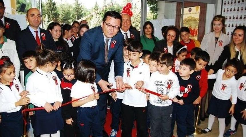 Gkv&rsquo;de Cumhuriyet Coşkusu Resim Sergisiyle Start Aldı