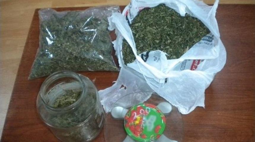 Uyuşturucu Kuryesinin Valizinden 4 Kilo Eroin &Ccedil;ıktı