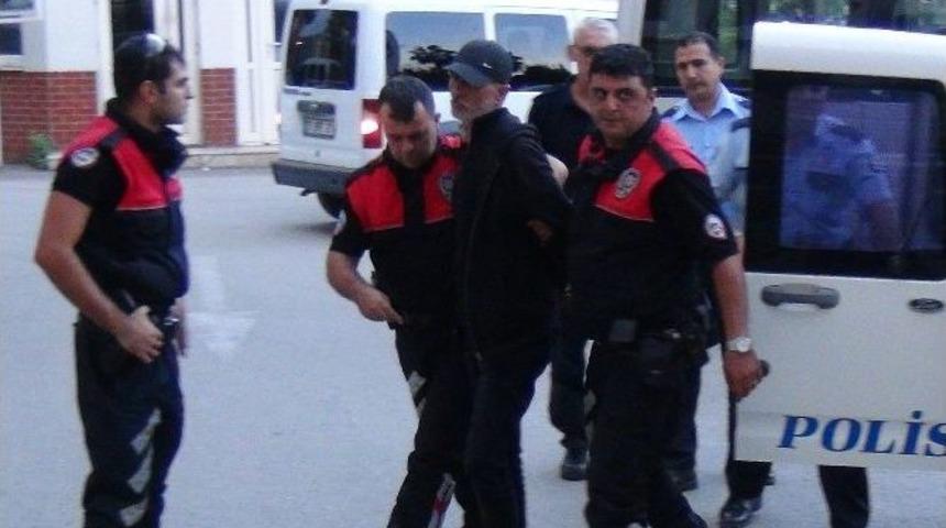 Ayrıldığı Karısına Sokak Ortasında Kurşun Yağdırdı