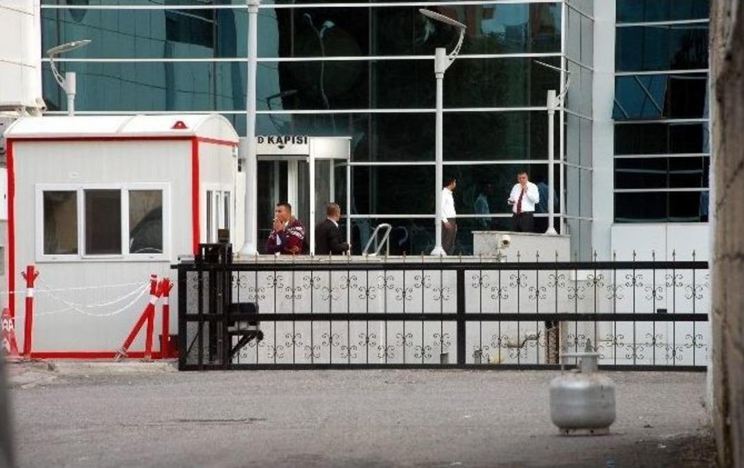 Adıyaman Adliyesi&rsquo;nde Ş&uuml;pheli T&uuml;p Alarmı