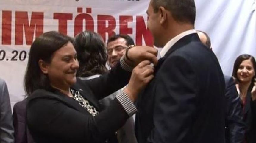 İzmir&rsquo;de Mhp&rsquo;ye &Ccedil;eşitli Siyasi Partilerden Yaklaşık Y&uuml;z Kişi Katıldı