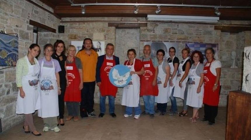 Kuşadası&rsquo;ndaki Anadolu&rsquo;nun Renkleri Mozaik &Ccedil;alıştayı Sona Erdi