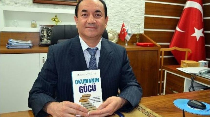 Soma Kaymakamı Altıntaş İlk Kitabını Çıkardı