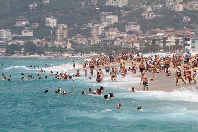 İkinci çeyrekteki turizm geliri yüzde 30 arttı