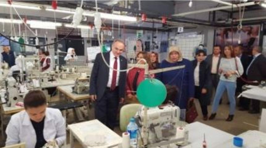 &Ouml;zl&uuml;, &ldquo;istikrarın Tek Adresi Ak Partidir&rdquo;