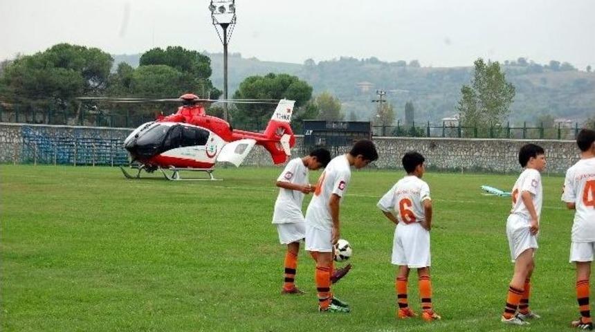 Ma&ccedil; Oynanırken, Sahaya Helikopter İnerse...