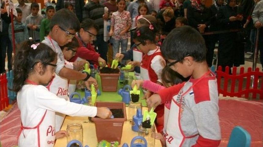 Piazza&rsquo;nın K&uuml;&ccedil;&uuml;k Mucitlerinden Yeni Deneyler
