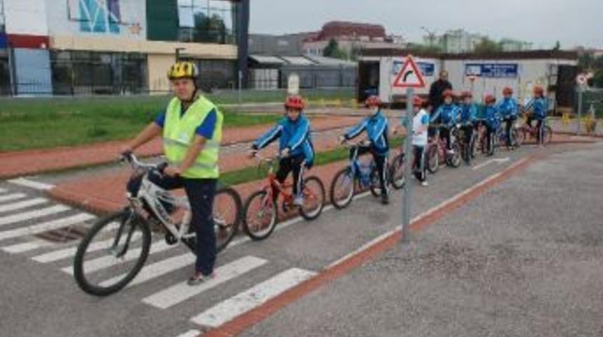 İzmit Belediyesi Bisiklet Eğitimleri Tekrar Başladı