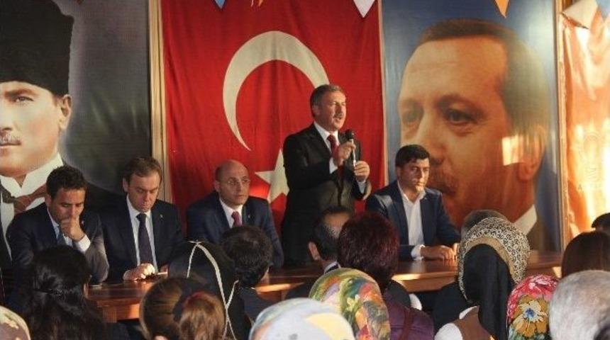 Ak Parti Genel Başkan Yardımcısı Sel&ccedil;uk &Ouml;zdağ Tavşanlı&rsquo;da