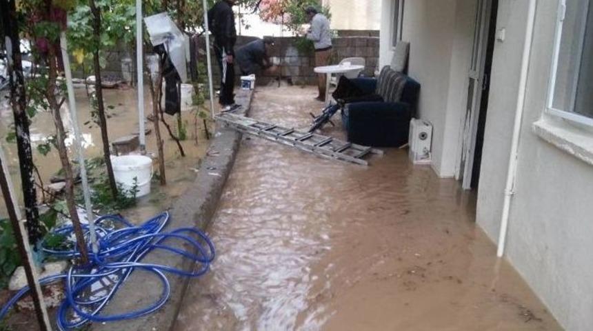 Siirt&rsquo;te 38 Ev, 2 İşyeri Ve 1 Okul Sular Altında Kaldı