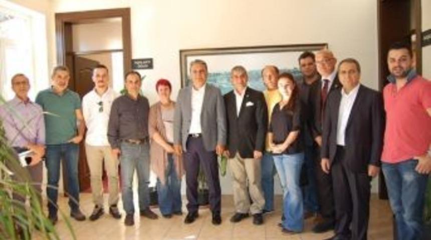 &Uuml;mit Uysal&rsquo;dan Gazeteciler Cemiyeti&rsquo;ne Tebrik Ziyareti