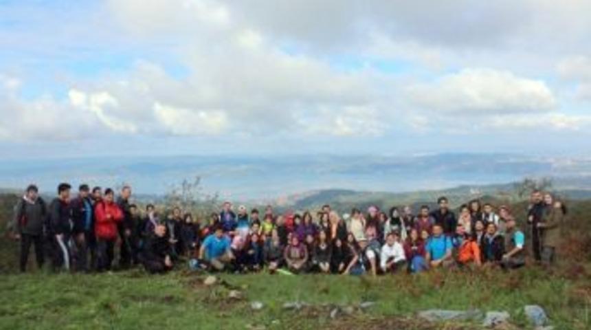 Doğa Severler Sapanca Ak&ccedil;ay&rsquo;ı Keşfetti