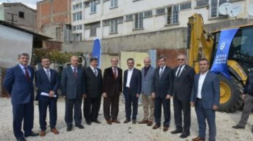 Bursa B&uuml;y&uuml;kşehir Belediyesi Tarafından Yapılan Şehir Meydanı İ&ccedil;in Kamulaştırılan Binalar Yıkılıyor