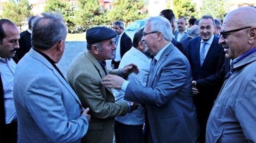 K&ouml;yl&uuml;, Ara&ccedil; İl&ccedil;esini Ziyaret Etti