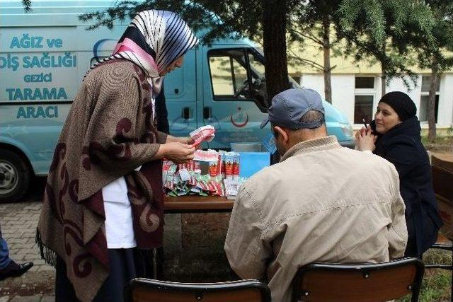 Gümüşhane’de Ruh Sağlığı Merkezinde Diş Günü Etkinliği Düzenlendi