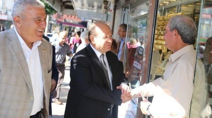 Efeler, Başkan &Ouml;zakcan&rsquo;ı Bağrına Bastı