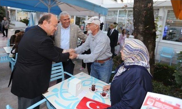 Efeler, Başkan Özakcan’ı Bağrına Bastı