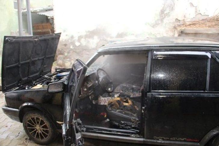 Yanan Otomobili İtfaiye Söndürdü G2