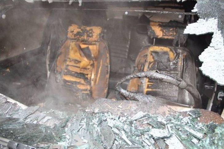 Yanan Otomobili İtfaiye Söndürdü G4