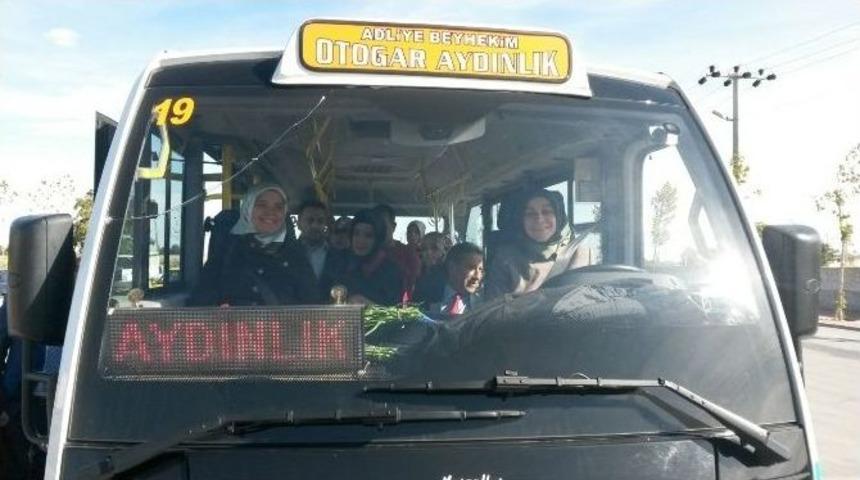 Ak Partili Kadın Milletvekilleri Dolmuş Şof&ouml;r&uuml; Oldu