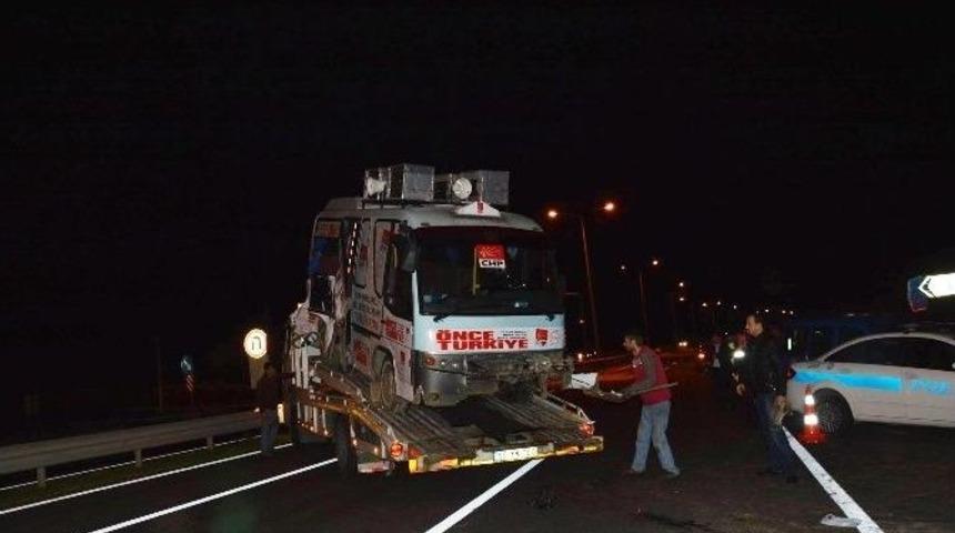 Chp&rsquo;li Kadınları Taşıyan Minib&uuml;s Kaza Yaptı: 19 Yaralı